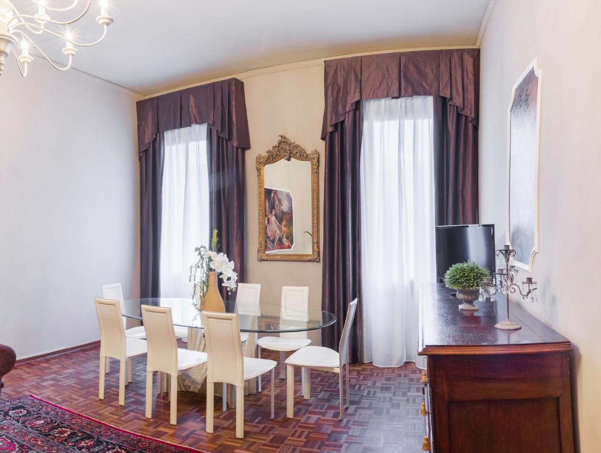 Rialto Canal View With Terrace And Balcony By Wonderful Italy Venedig
